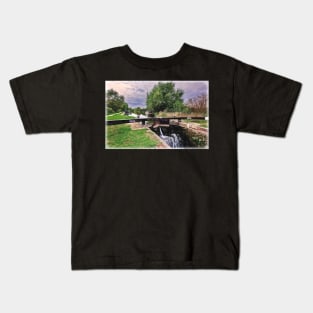 At Midgham Lock on the Kennet and Avon Kids T-Shirt